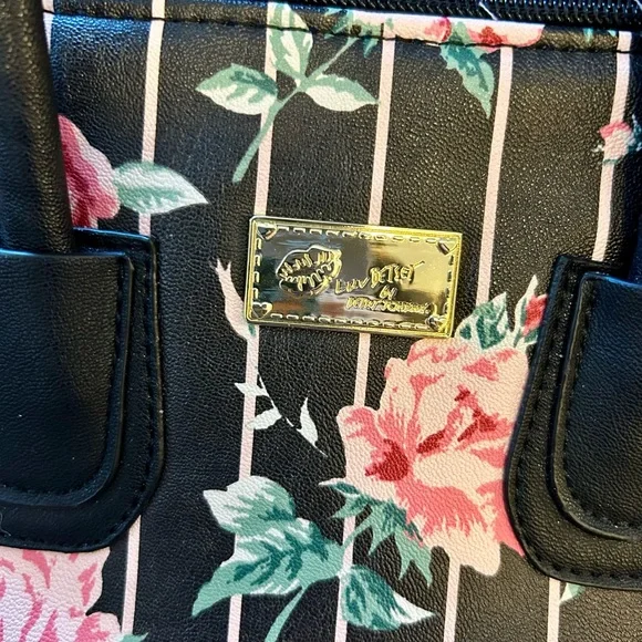 Betsey Johnson NWOT  Luv Betsey purse. - Picture 8 of 10